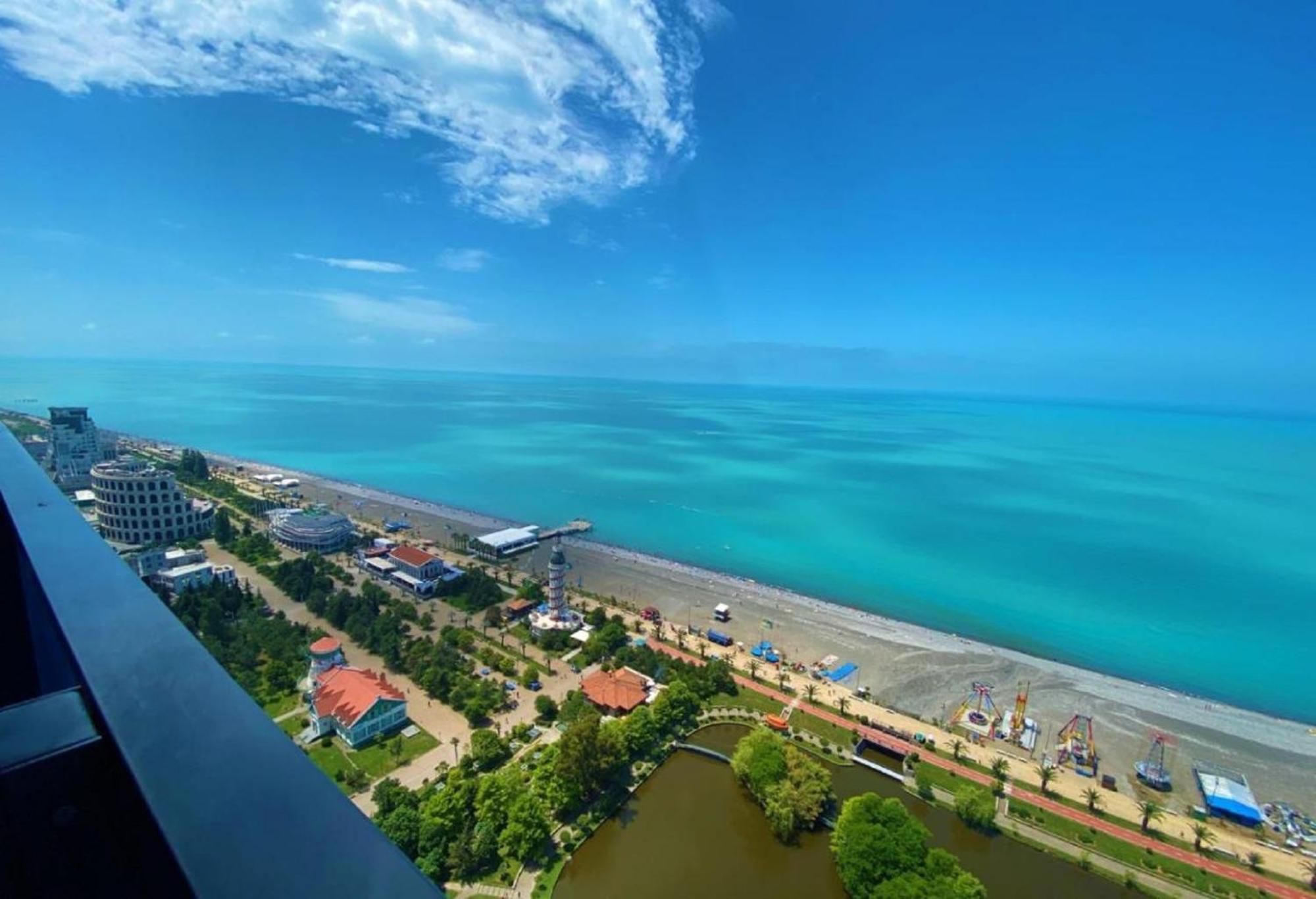 Apart-Hotel Orbi City Batumi Exterior foto