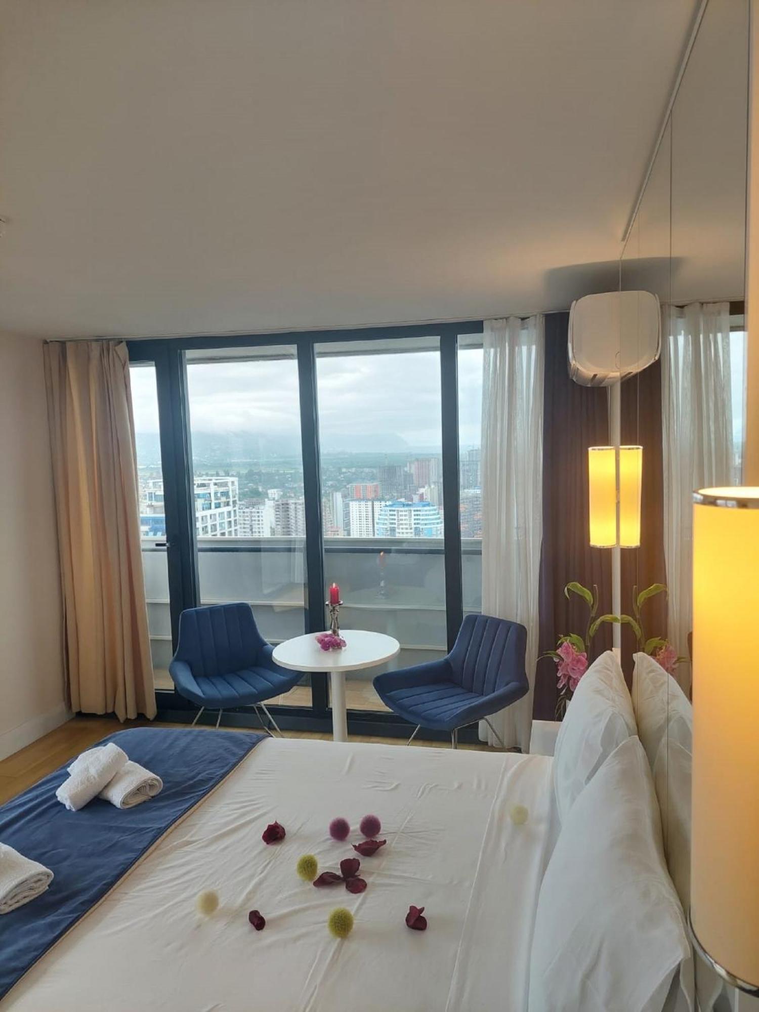 Apart-Hotel Orbi City Batumi Exterior foto