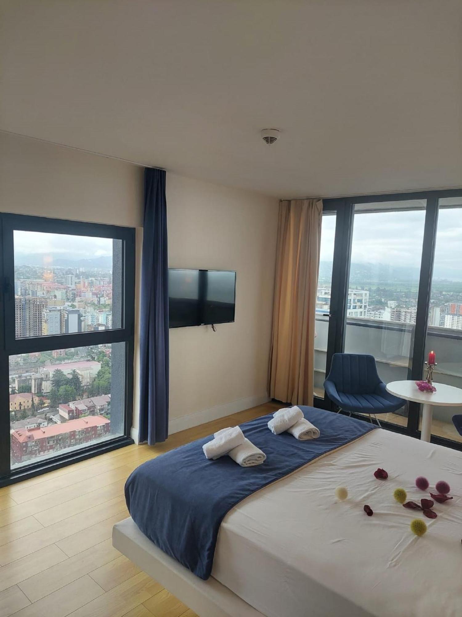 Apart-Hotel Orbi City Batumi Exterior foto