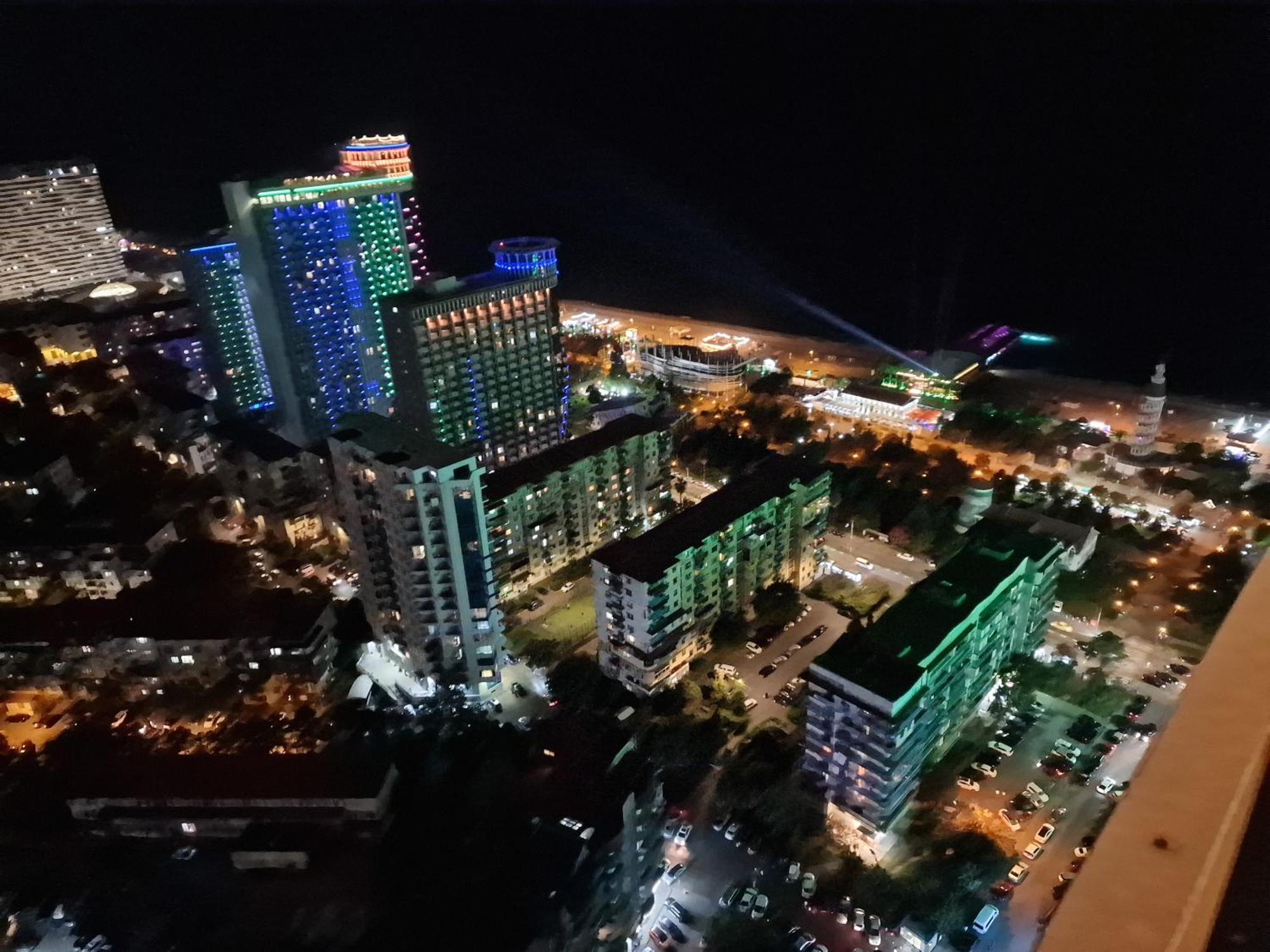 Apart-Hotel Orbi City Batumi Exterior foto